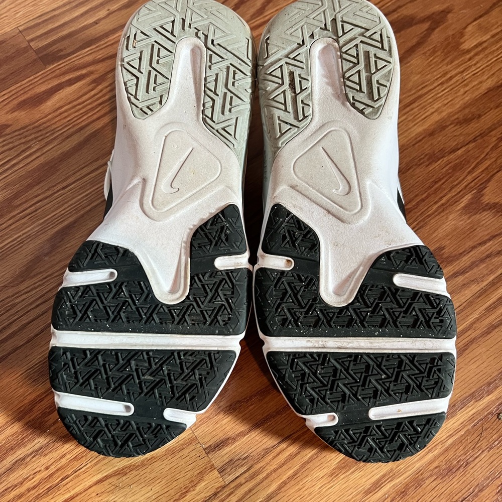 White Nike Men’s Sneakers, Size 10.5 - Picture 4 of 6